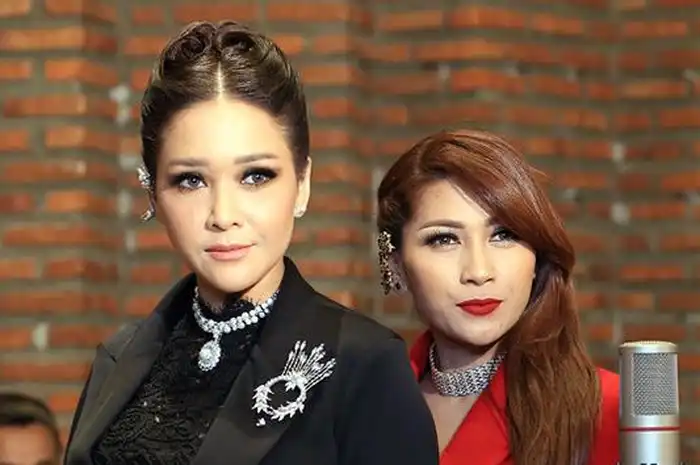 Lirik Lagu #39 Sang Penggoda #39 Milik Tata Janeeta feat Maia Estianty