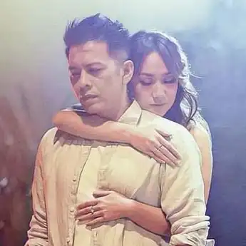HEBOH Video Ariel NOAH Peluk dan Sentuh Mesra Paha Bunga Citra Lestari! Kawal Sampai Halal?