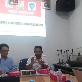Dewan Pendidikan Beri Penghargaan Guru Inspiratif dan Pengabdi, Meriahkan HGN 2021