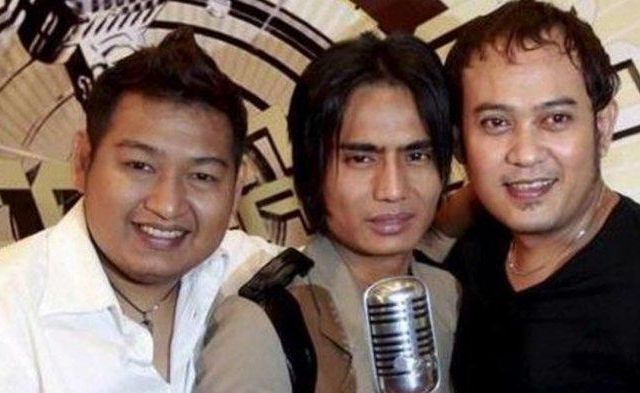 Chord Dan Lirik Lagu Jangan Pernah Berubah ST 12