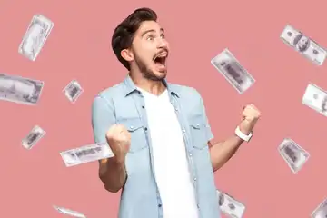 Zodiak yang dihujani rezeki deras di Mei 2023 hingga bisa lunasi utang.