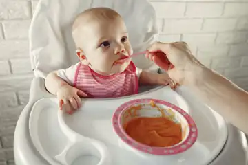 7 Makanan yang Ternyata Berbahaya Jika Sampai Dikonsumsi Oleh Bayi
