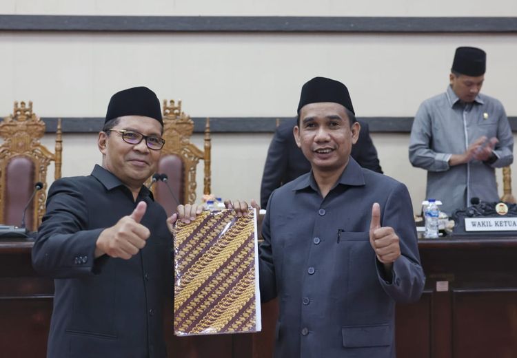 DPRD Makassar Sahkan Ranperda Pertanggungjawaban APBD 2021