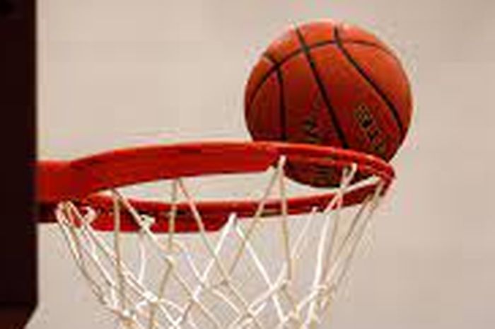 Fungsi dan Tujuan Gerakan Pivot dalam Permainan Bola Basket