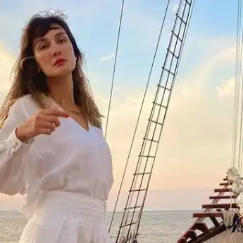 Luna Maya Dipercaya Jadi Ketua RT, Ivan Gunawan: Bu RT Gemes!