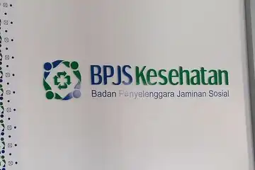 Ilustrasi perbedaan BPJS Kesehatan dan BPJS Ketenagakerjaan.