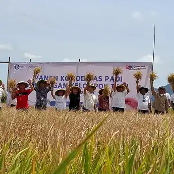 Kendalikan Inflasi Melalui Asta Cita Swasembada Pangan, BI Sulut Salurkan Bantuan Alsintan ke Gabpoktan Karapita Langowan Minahasa