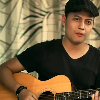 Lirik Lagu 'Kusuka' - Adam Suraja, Kusuka Padamu Sungguh Aku Suka