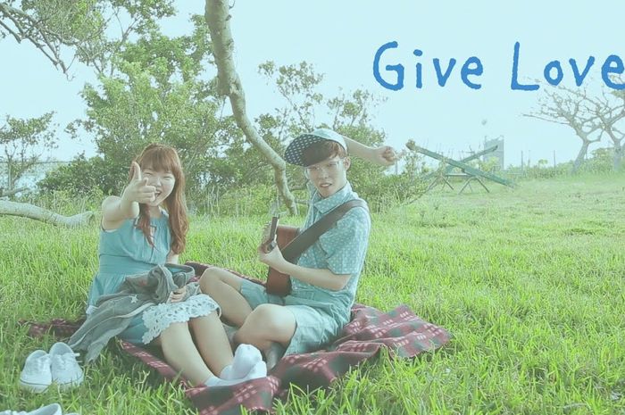 Lirik Lagu 'Give Love' milik AKMU, Give love sarangeul jom juseyo