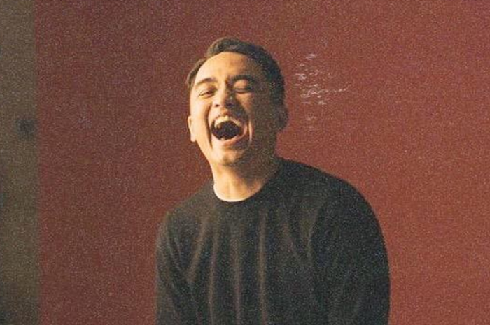 Lirik Lagu dan Terjemahan 'Flower' Dipha Barus ft