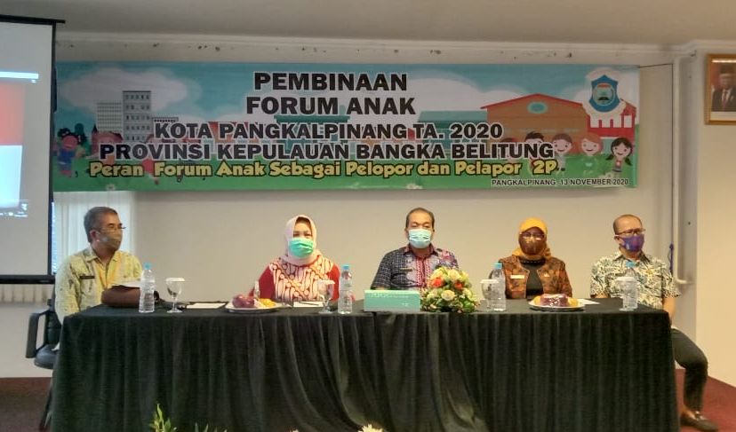 Sekda Kota Pangkalpinang, Radmida Dawam menghadiri acara Pembinaan Forum Anak Kota Pangkalpinang Tahun 2020, Jumat (13/11/2020).