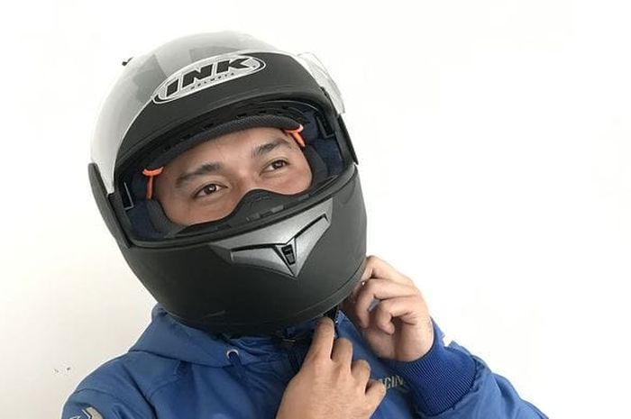 Awas! Memakai Helm Ternyata Membahayakan Kesehatan, Apabila… - Sonora.id