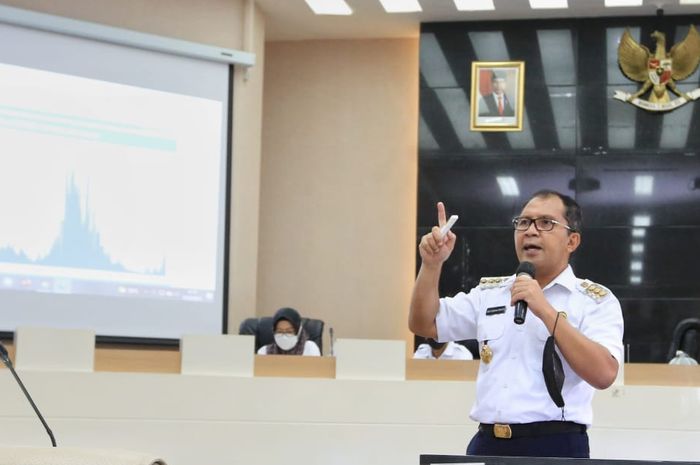 Wali Kota Makassar, Danny Pomanto dalam rapat koordinasi di Balaikota
