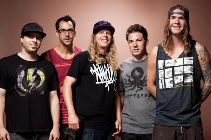 Lirik Lagu dan Terjemahan 'Vacation' - Dirty Heads, A-a-aye, I'm on